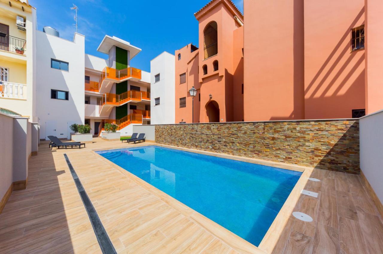 Beach And Рool Torrevieja Exterior photo