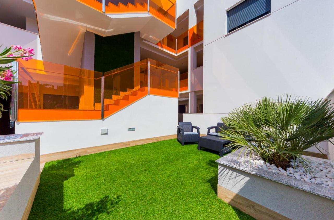 Beach And Рool Torrevieja Exterior photo